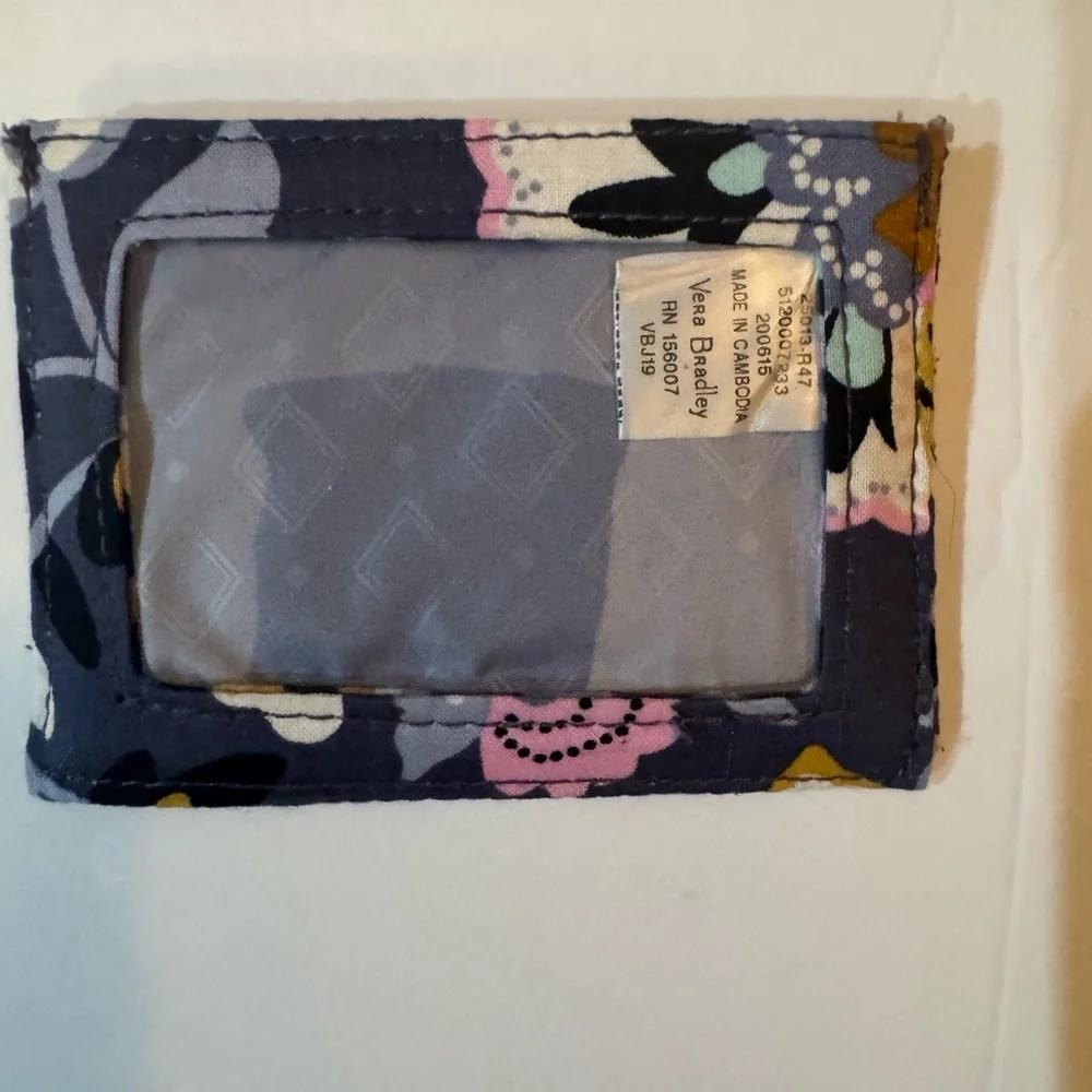 Vera Bradley Card Case In The Charmont Meadow Pattern - Picture 2 of 3